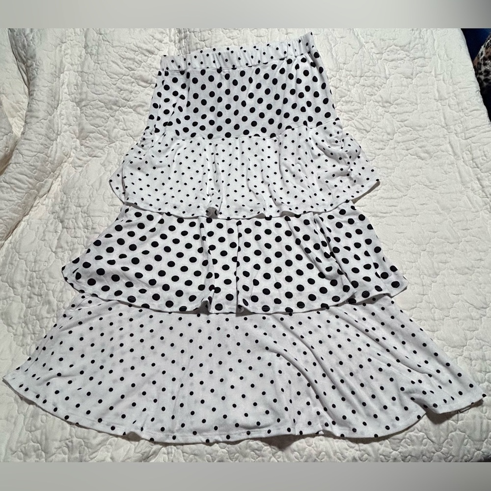 Women’s Size Medium Black White J/M Sportswear Skirt NWT
